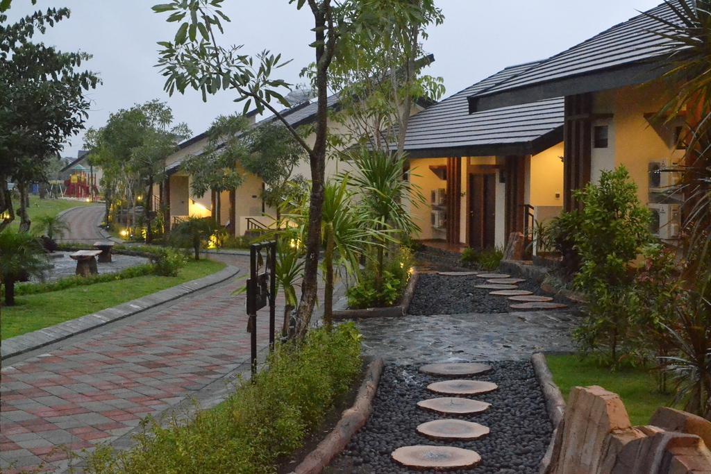 Bess Resort & Waterpark Hotel And Convention Маланг Экстерьер фото