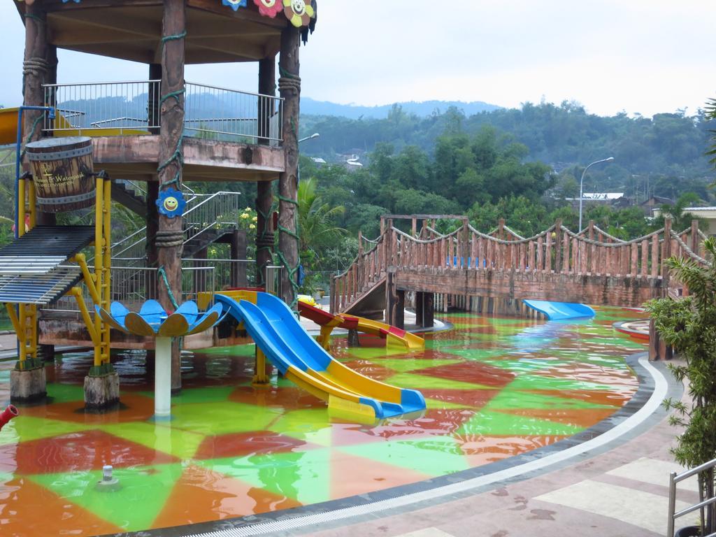 Bess Resort & Waterpark Hotel And Convention Маланг Экстерьер фото