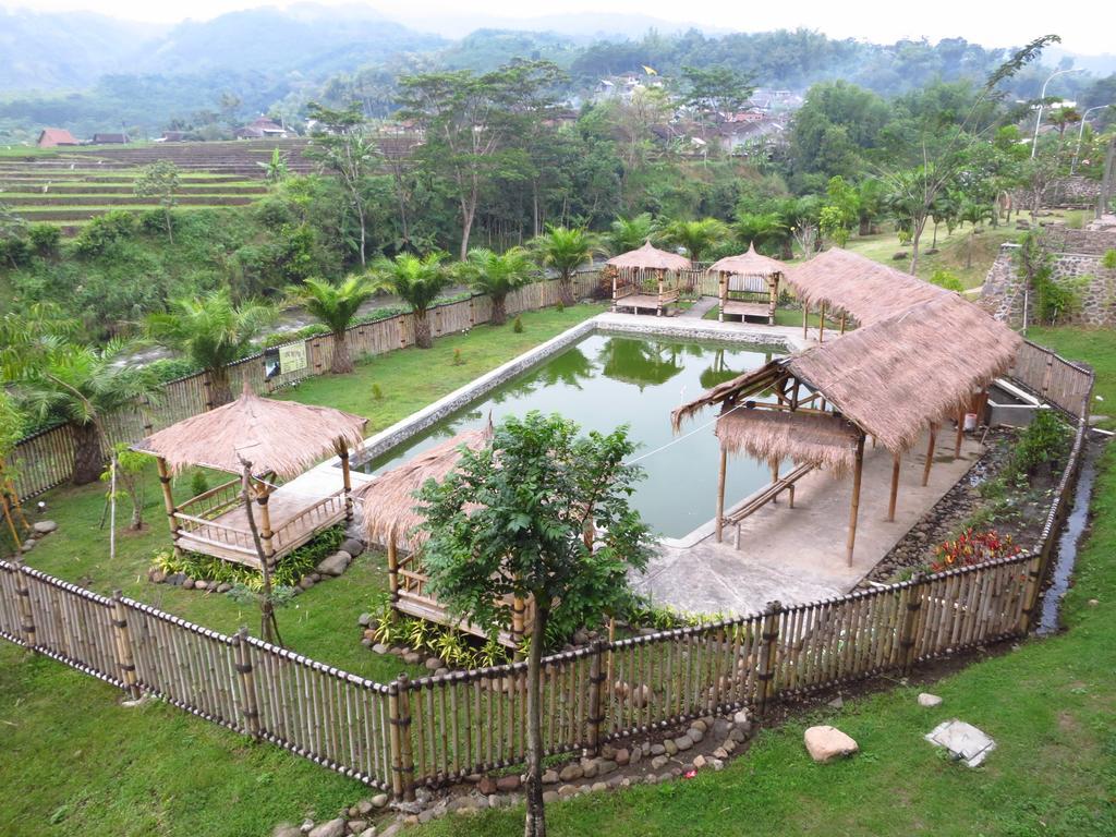 Bess Resort & Waterpark Hotel And Convention Маланг Экстерьер фото